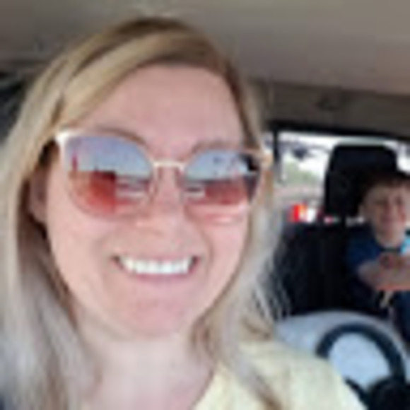 Meet your Posher, Kayla - Picture 1 of 1